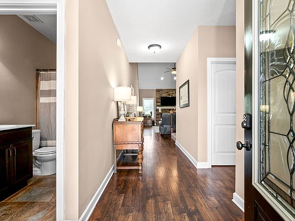 4th image of 433 Sedgwick Ln