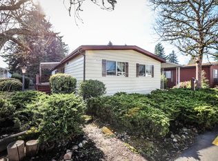 1400 Candlelight Dr #240, Eugene, OR