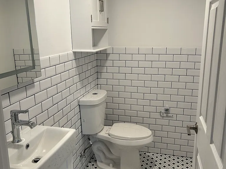 1561 West Ave #4 — Photo 15