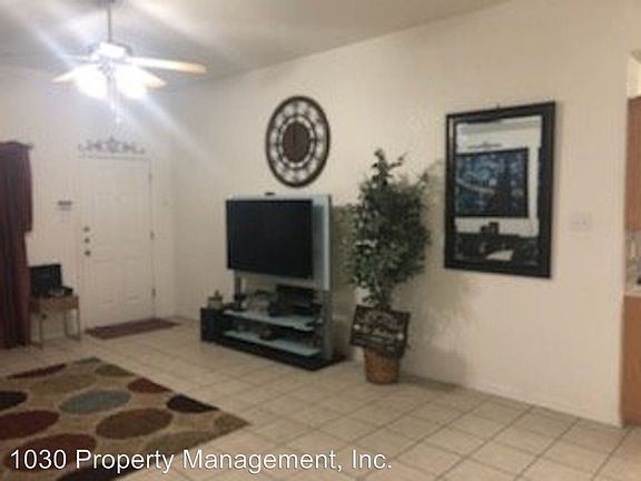 4th image of 4910 Heather Ln APT B