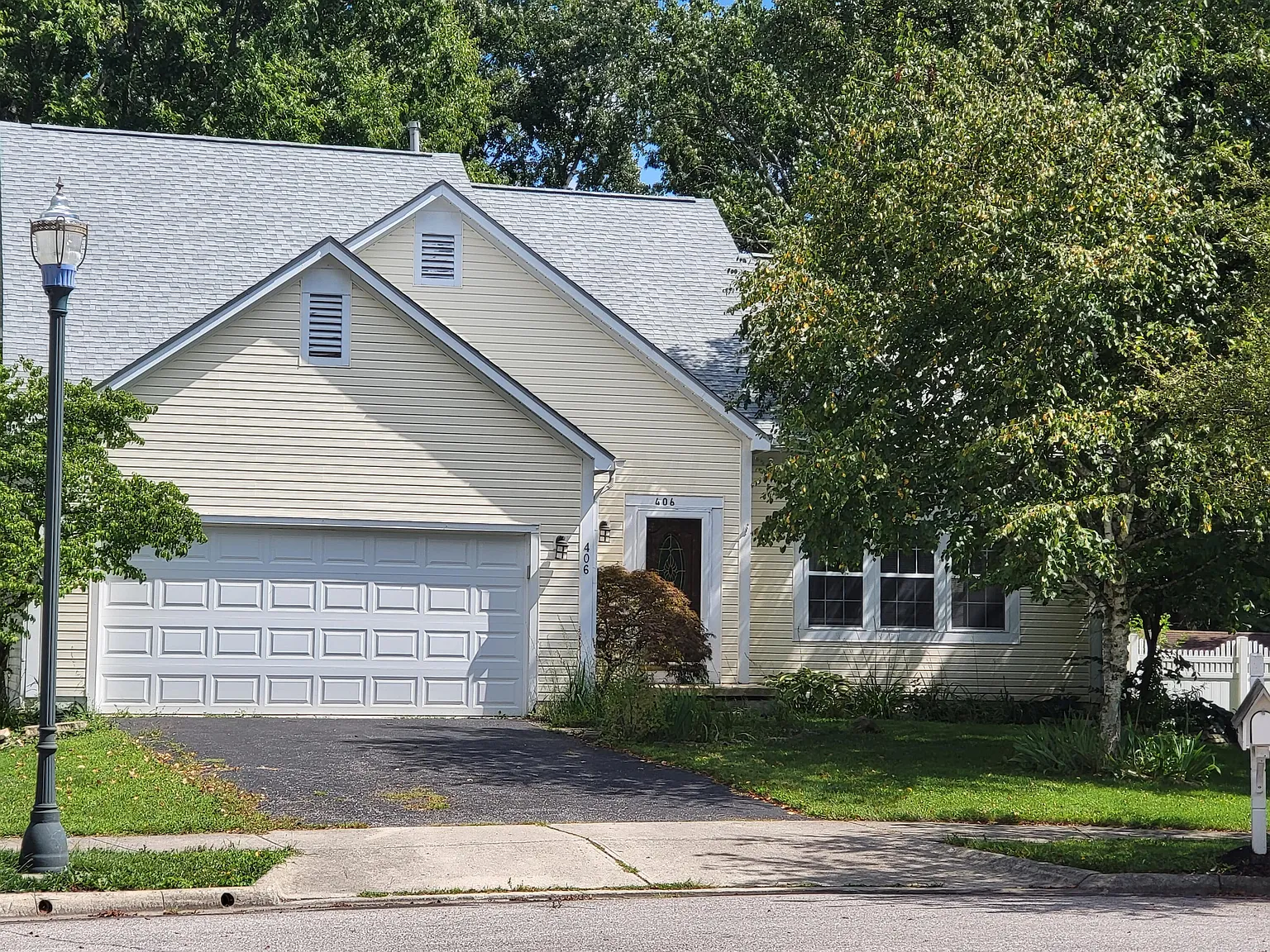 406 Durham Ln photo 1