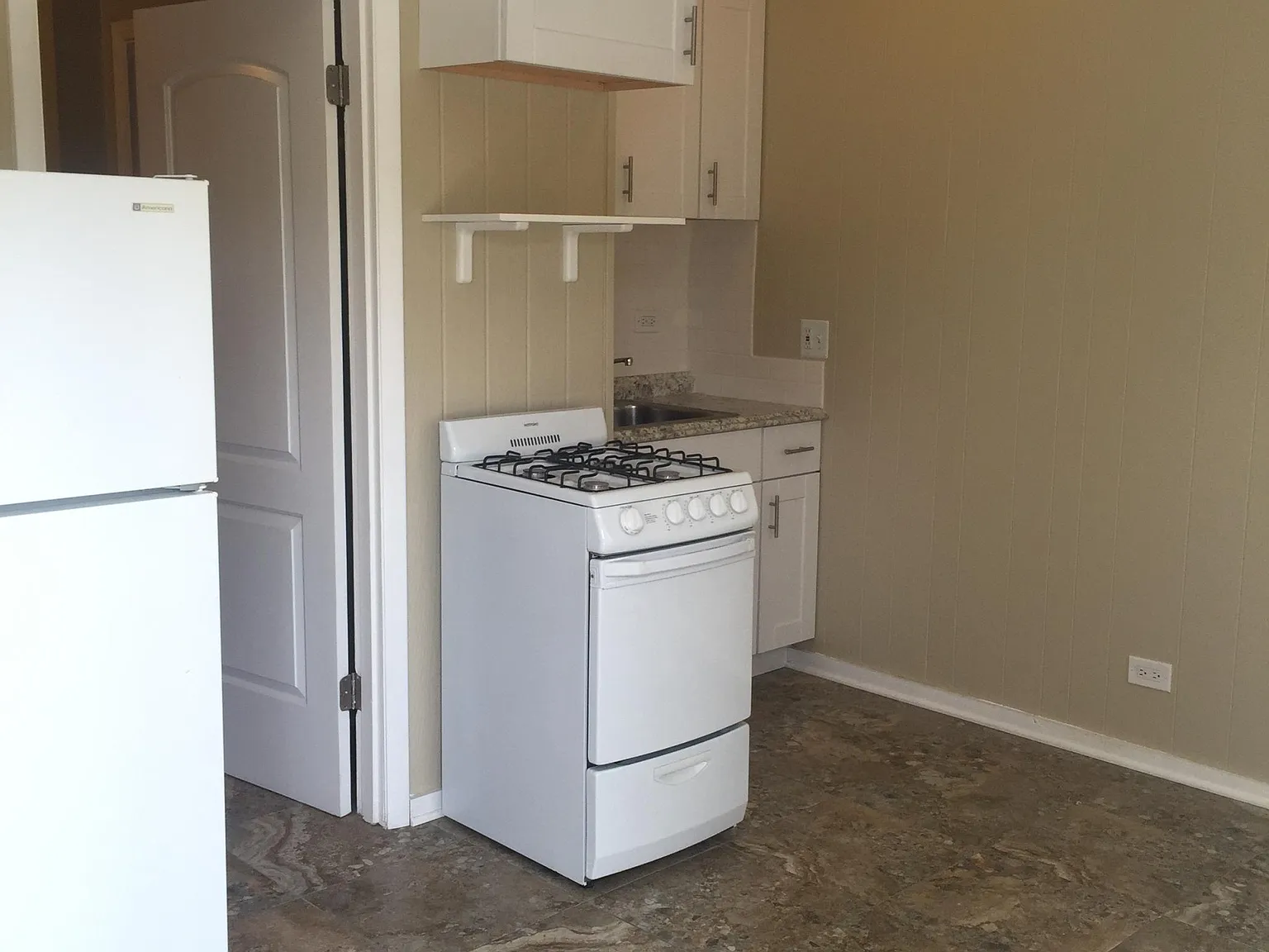 1 bed, $1,095 — Photo 2