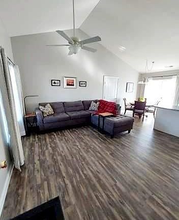 5th image of 702 Cumberland Meadows Cir