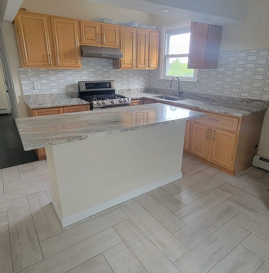 33 Paisley St — Photo 1