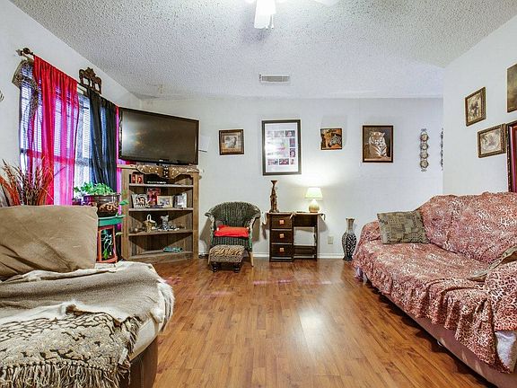 5th image of 12910 Maple Park Dr