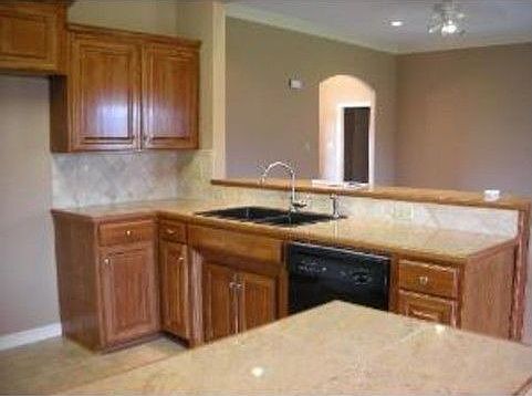 4th image of 4122 Courtland Way