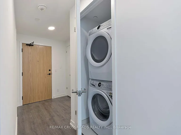 8 Beverley Glen Blvd #C310 — Photo 26