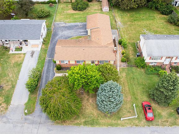 2nd image of 49 Hinton Ct