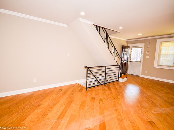 4th image of 4409 Devereaux Ave