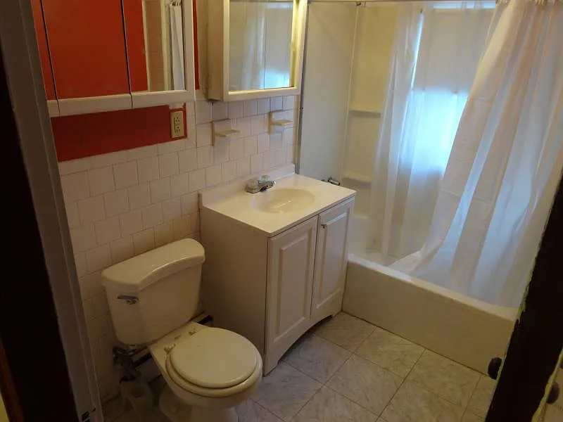 2 bed, 9999 sqft, $2,500 — Photo 4