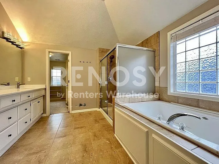 15861 Linden St — Photo 23