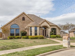 1004 Colonial Dr, Royse City, TX 75189