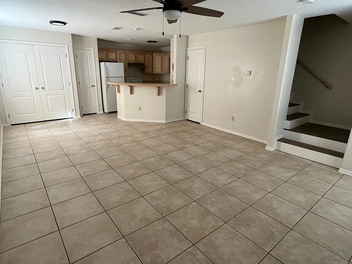 Building Photo - 725 Sonesta Ct #1