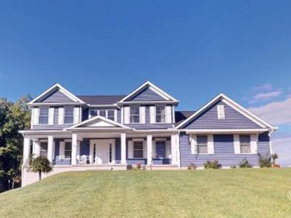 649 Briggs Hill Rd, Belpre, OH 45714