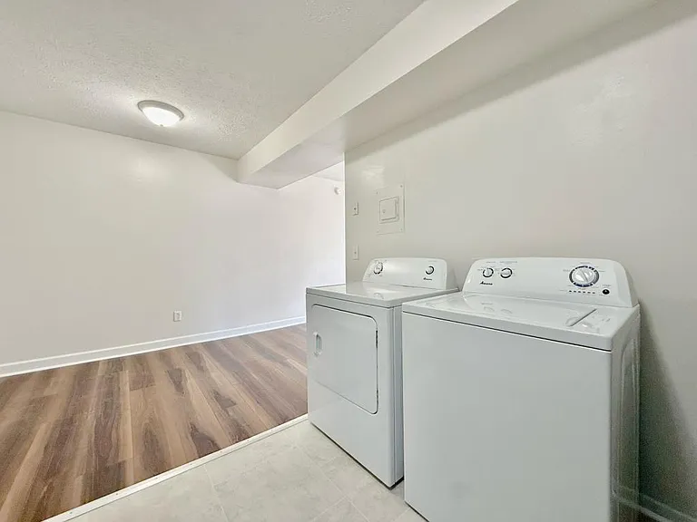 2608 N Avery St #29 — Photo 13
