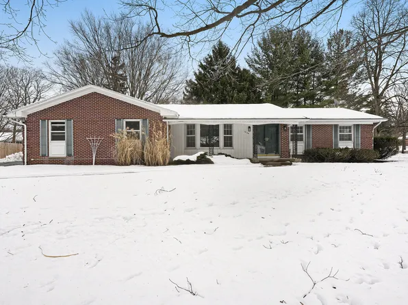 1204 El Camino Dr NW, Grand Rapids, MI 49504