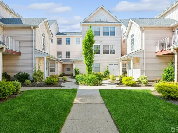 320 Plymouth Rd, North Brunswick, NJ 08902