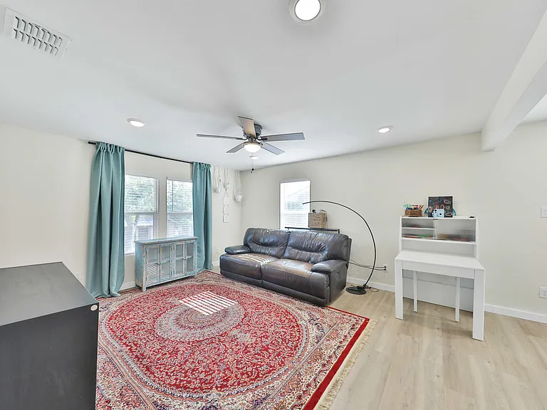 315 W Norwood Ct #1 — Photo 4