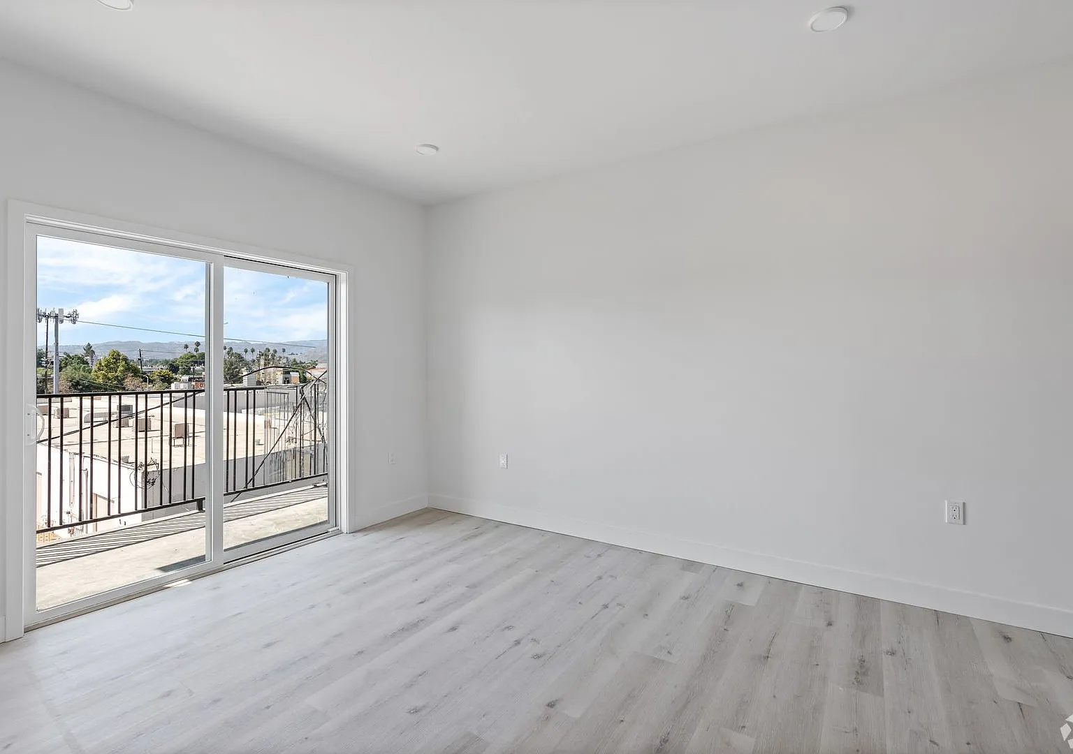 6904 Eton Ave. — Photo 4