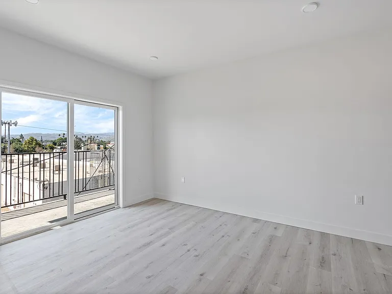 6904 Eton Ave — Photo 16