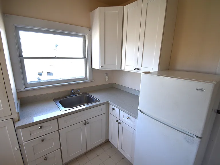 685 Fairview St #685 — Photo 8