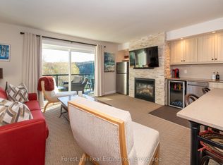 54 Summit Lodge, Huntsville, ON P1H 2E8