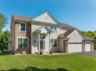 930 Earley Lake Pl, Burnsville, MN 55306