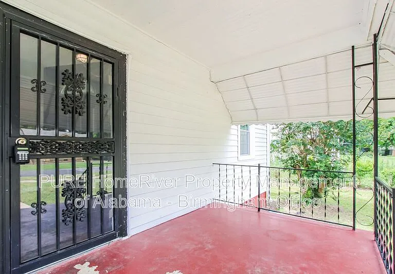 208 22nd St SW — Photo 14