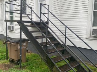 1113 1/2 Pearl St, Columbus, IN 47201