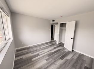297 Saint Eugene Ln, Florissant, MO 63033