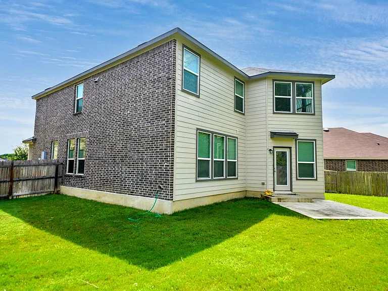 107 Kyle Cv — Photo 44