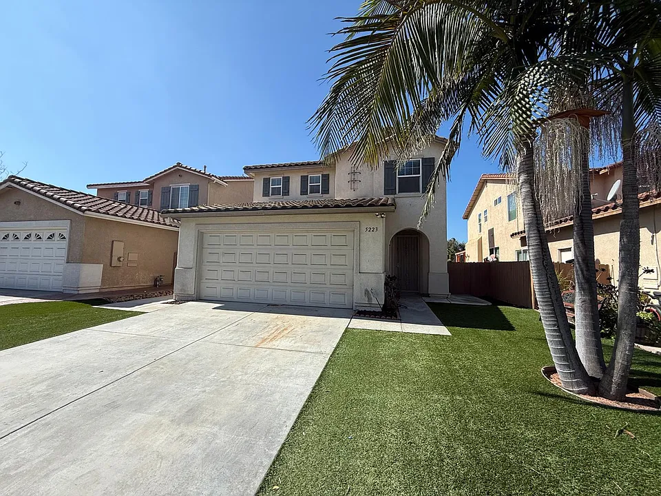 5223 Seaglen Way