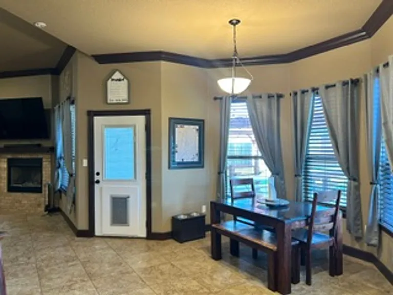 7065 McLeod Dr — Photo 8