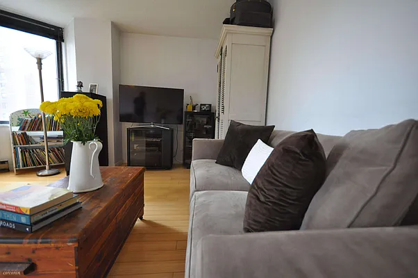 Rented by Corcoran | media 40