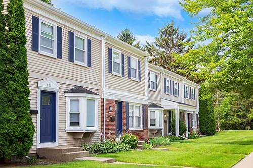 Meadowfield Townhomes Photo 1
