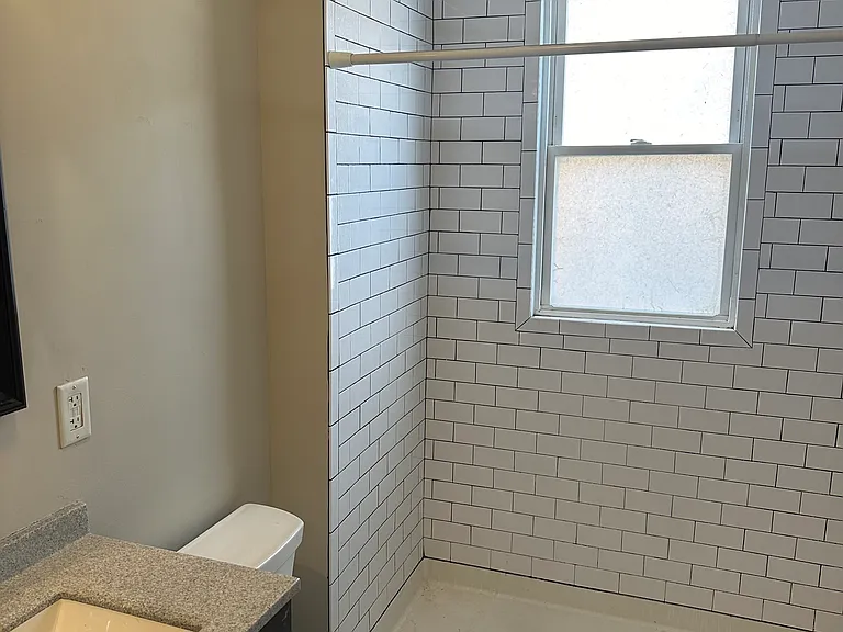 1649 W Cary St #1 — Photo 4