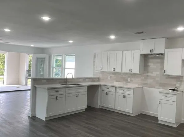 8410 De Priest St, Houston, TX