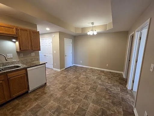 118 Florence Ct — Photo 16