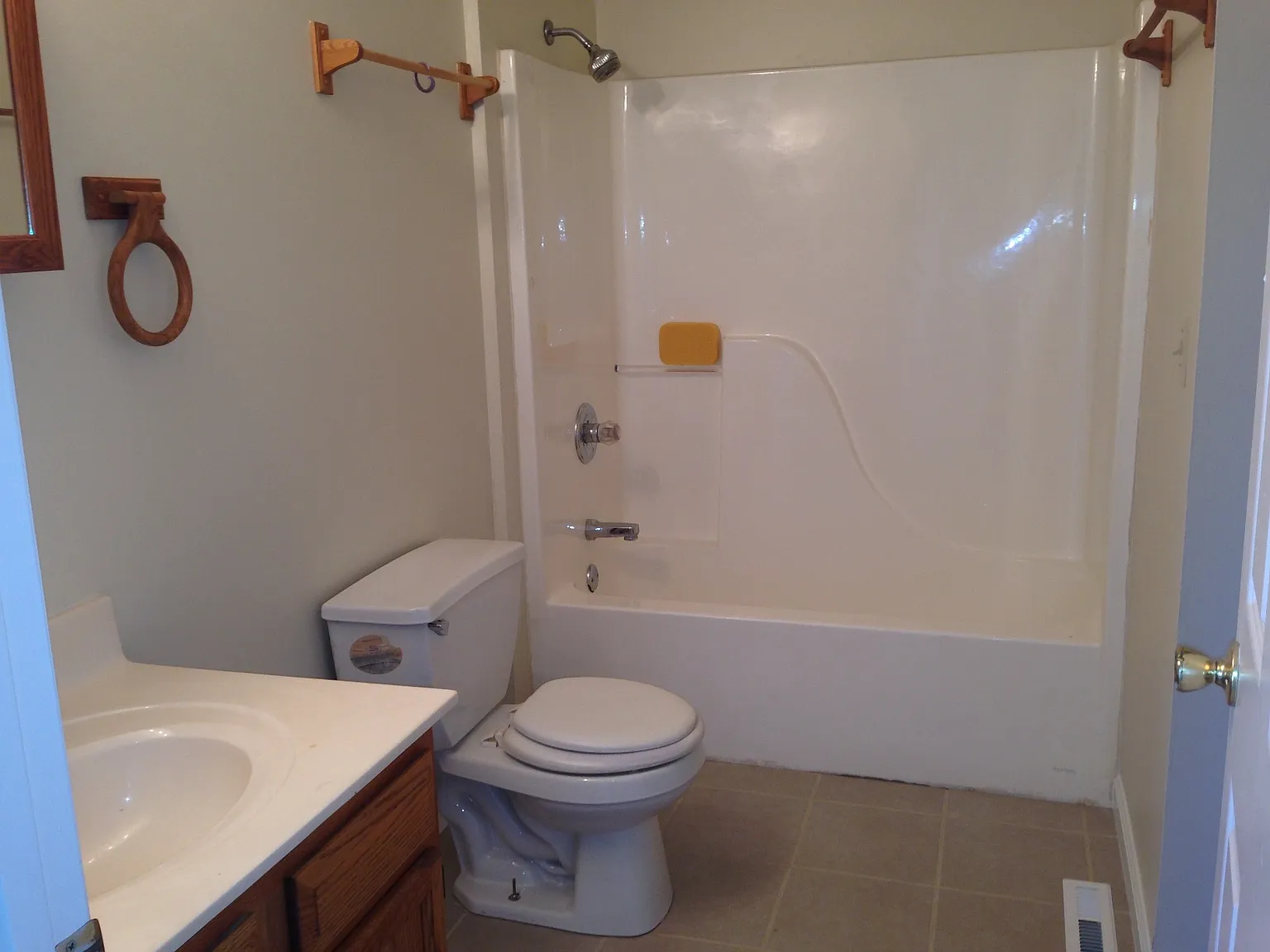 2 bed, 768 sqft, $1,100 — Photo 4