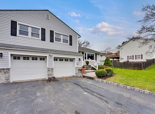 9 Tuers Pl, Montclair, NJ 07043