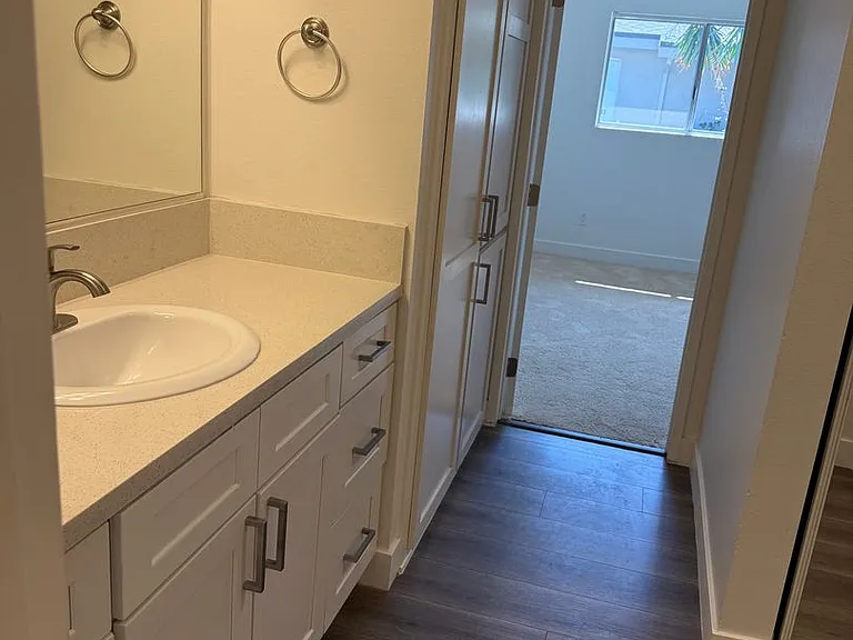 Tustin Palms Apartment Homes — Photo 40