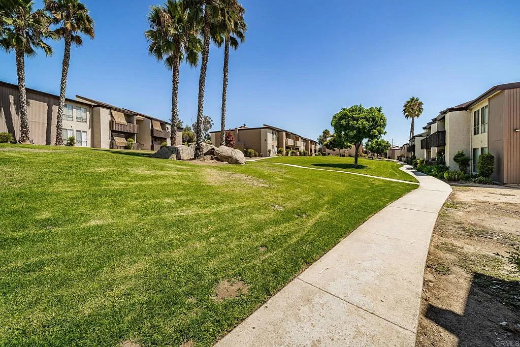 2 bed, 821 sqft, $2,175 — Photo 4