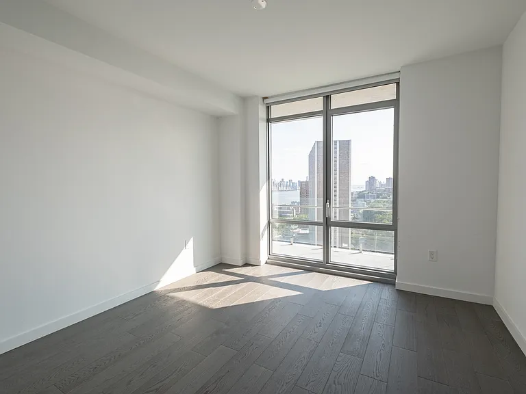 One Park Condos — Photo 13