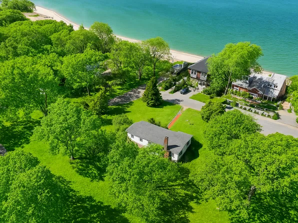https://photos.zillowstatic.com/fp/595c4f5fababb42365d08c4390a76b88-p_e.webp