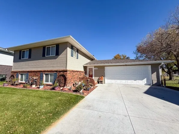 1508 Constitution Dr, Lexington, NE 68850