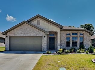 1106 Holly St, Cleburne, TX 76033