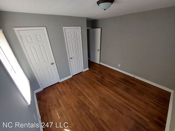 4th image of 3712 Oak Grove Ave