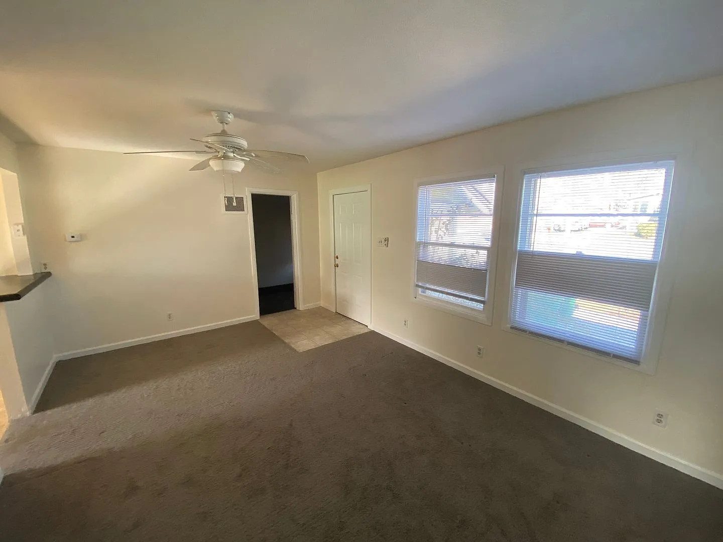 North Reno - 3 Bed 1.5 Bath - New Carpet & Paint — Photo 3