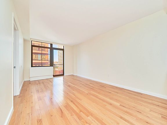 2nd image of 2211 3rd Ave #4B