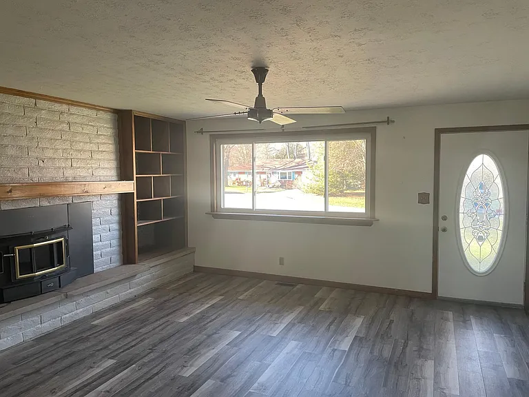 313 Linda Ct — Photo 3
